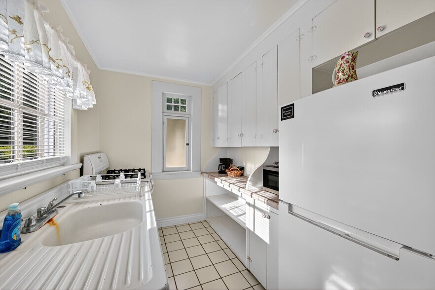 More Photos Of 620 El Salto Dr, Capitola Hospitality For Sale