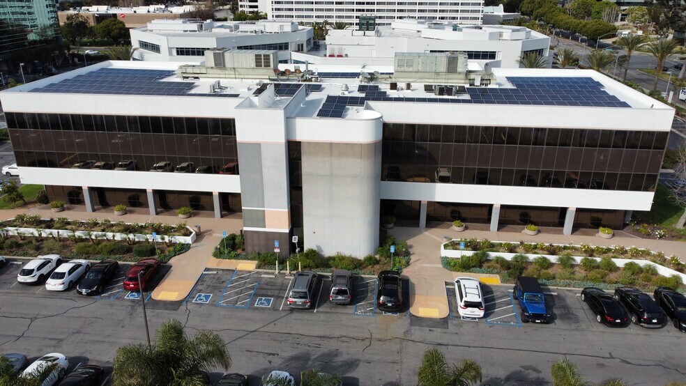 More Photos Of 201 Continental Blvd, El Segundo Office For Lease