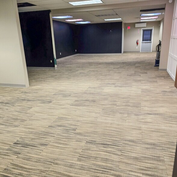 More Photos Of 1717 Williston Rd, South Burlington Freestanding For Sale