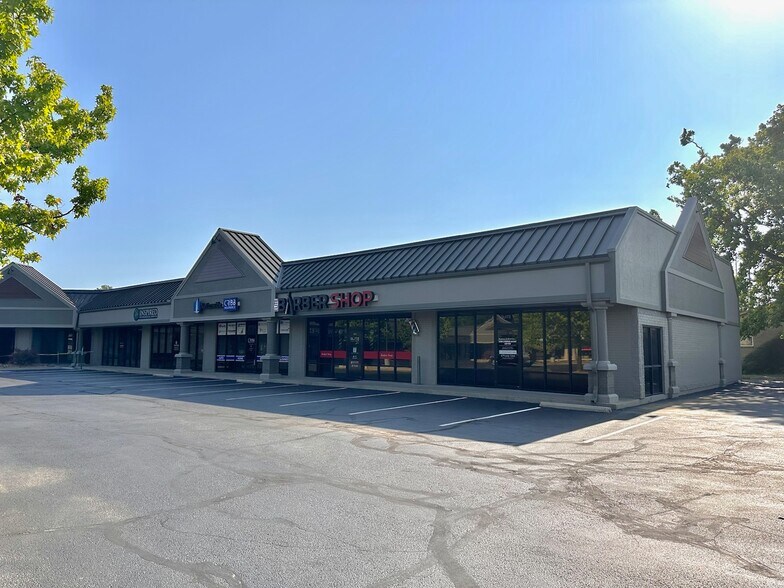 More Photos Of 1003 SE 14th St, Bentonville Unknown For Lease