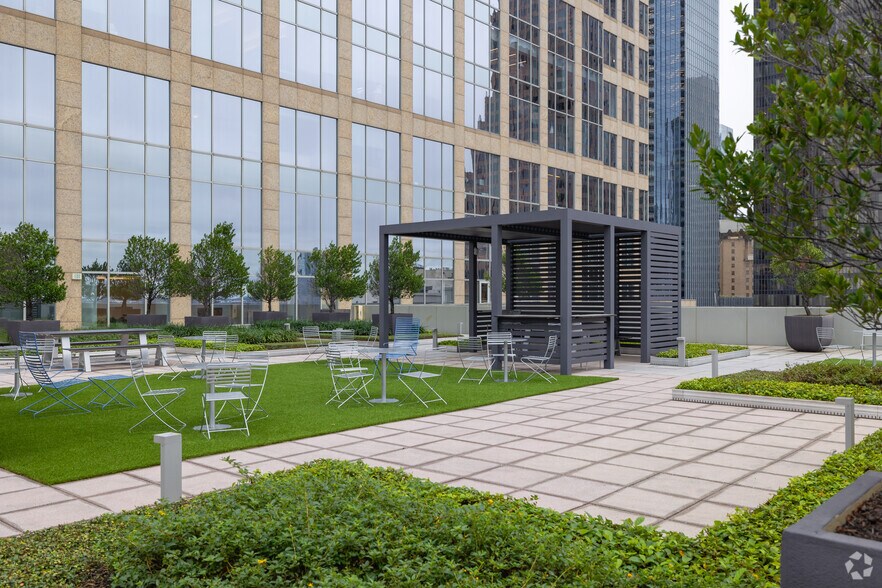 More Photos Of 717 Texas Ave, Houston Office For Lease