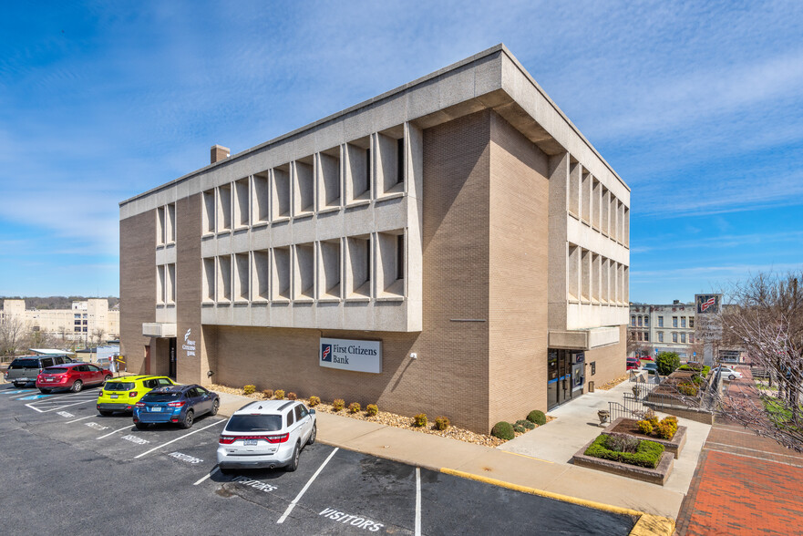 Primary Photo Of 530 Main St, Danville Office For Lease