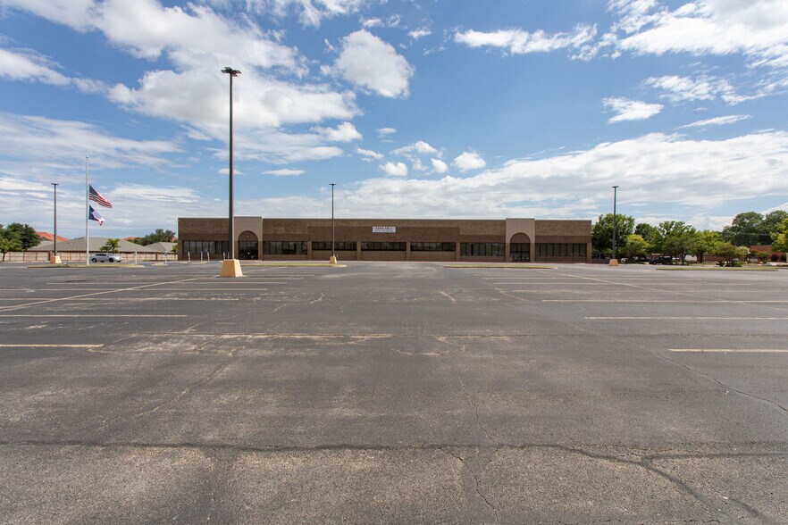 More Photos Of 2215 Southwest Pky, Wichita Falls Office For Lease