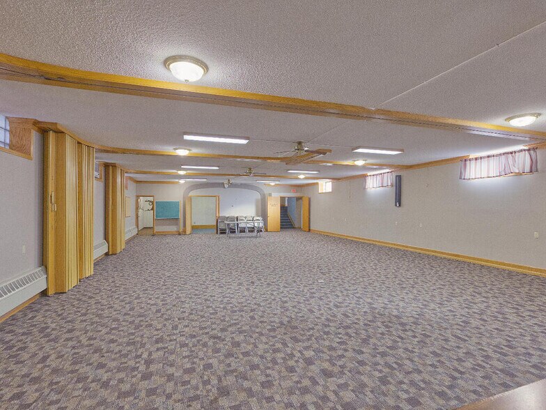 More Photos Of 410 1st St N, Winsted Office For Sale