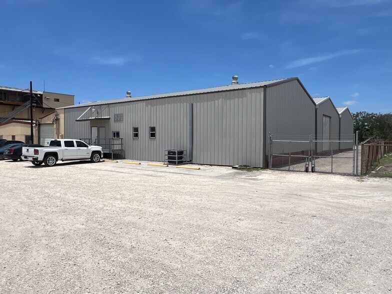 More Photos Of 222 Hereford Rd, Corpus Christi Warehouse For Lease