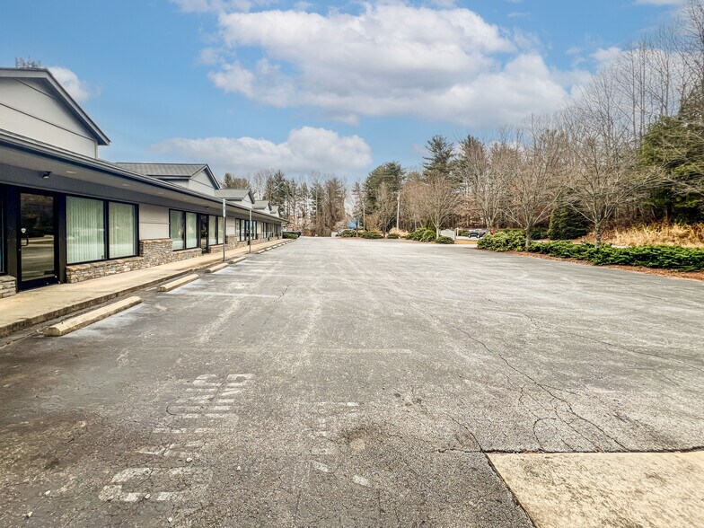 More Photos Of 3179 Sweeten Creek Rd, Asheville General Retail For Sale