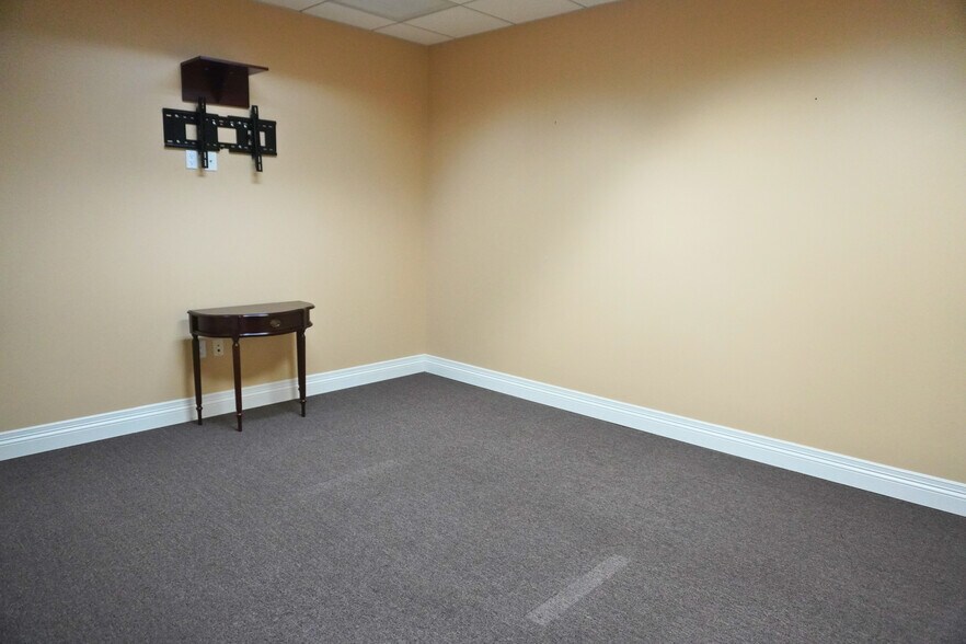 More Photos Of 650 Shoppers Ln, Covina Storefront Retail Office For Lease