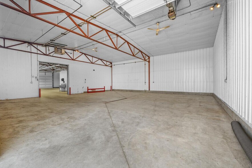 More Photos Of 2708 30th Ave NE, Minot Manufacturing For Sale