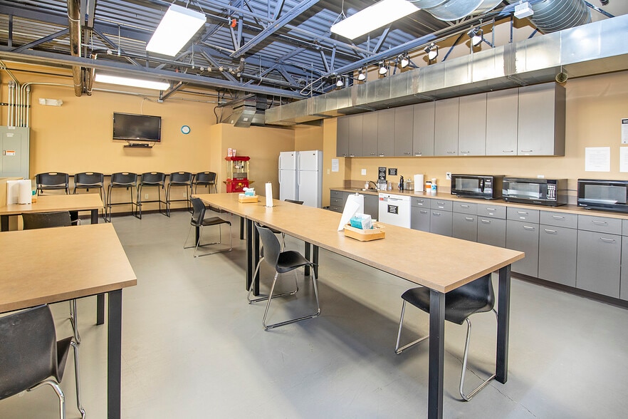 More Photos Of 1460 Overlook Dr, Lafayette Manufacturing For Lease