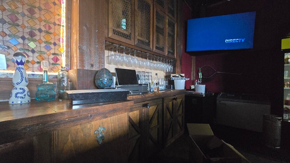 More Photos Of 4021 Acton Hwy, Granbury General Retail For Lease