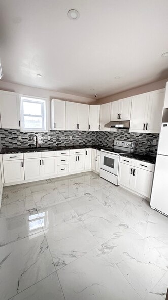 More Photos Of 69 Saint Mihiel Dr, Riverside Warehouse For Sale