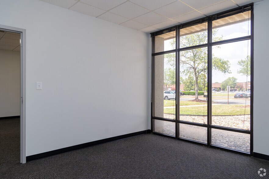 More Photos Of 5009-5015 W WT Harris Blvd, Charlotte Unknown For Lease