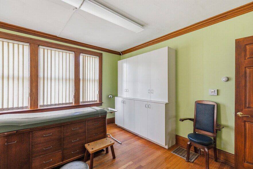 More Photos Of 93 Roxbury St, Keene Office For Sale