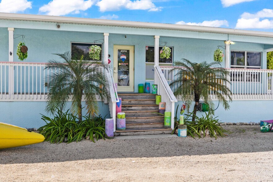 More Photos Of 4574 Pine Island Rd NW, Matlacha Office For Sale