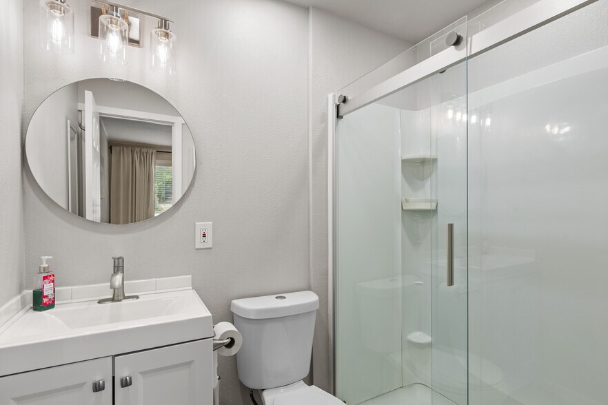 More Photos Of 4837 Castle Ave, San Diego Apartments For Sale