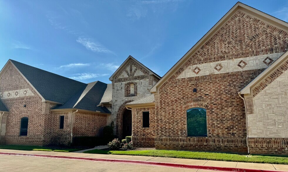 Primary Photo Of 3419 Cross Timbers Rd, Flower Mound Office For Lease