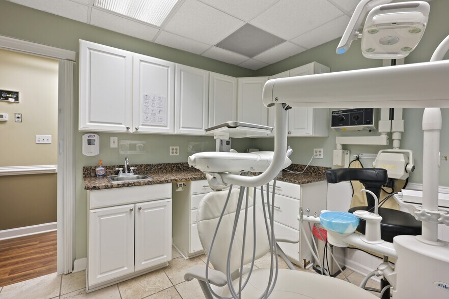 More Photos Of 3904 E Joppa Rd, Nottingham Flex For Sale