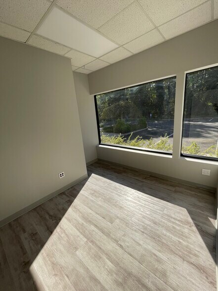 More Photos Of 189 Main Rd, Riverhead Medical For Lease