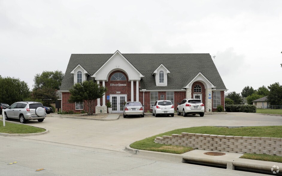 More Photos Of 309 W Eldorado Pky, Little Elm Office For Lease