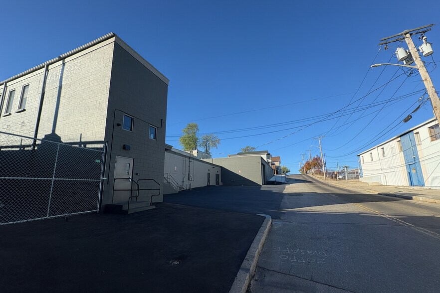 More Photos Of 162 O'Connell St, Providence Warehouse For Lease