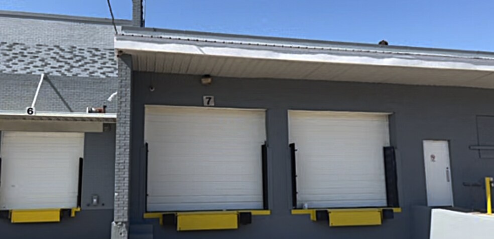 More Photos Of 1709-1769 Latham St, Memphis Distribution For Lease