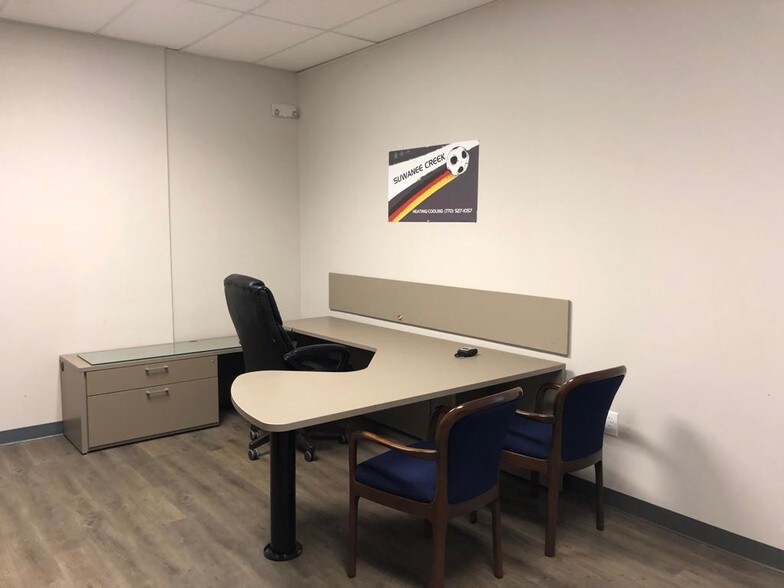 More Photos Of 302 Satellite Blvd NE, Suwanee General Retail For Lease