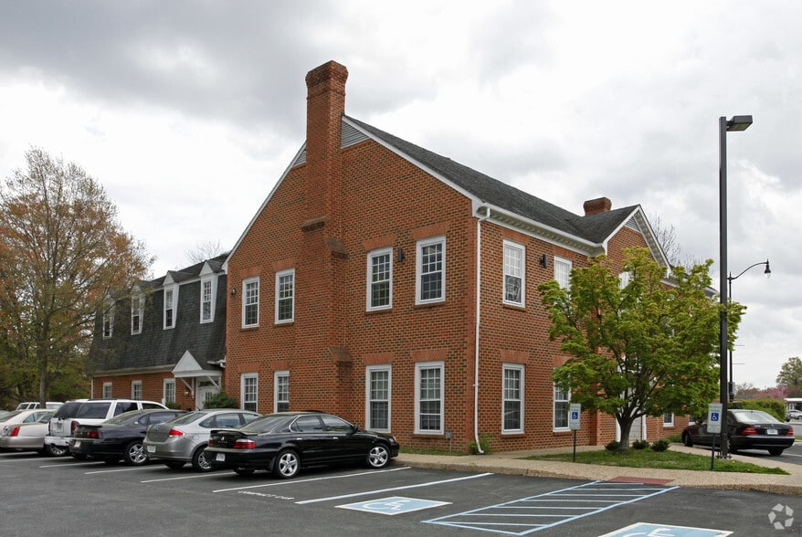 More Photos Of 12528 Warwick Blvd, Newport News Office For Lease