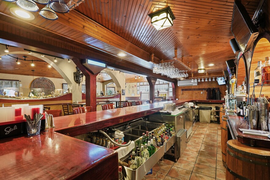 More Photos Of 569 Winthrop St, Rehoboth General Retail For Sale