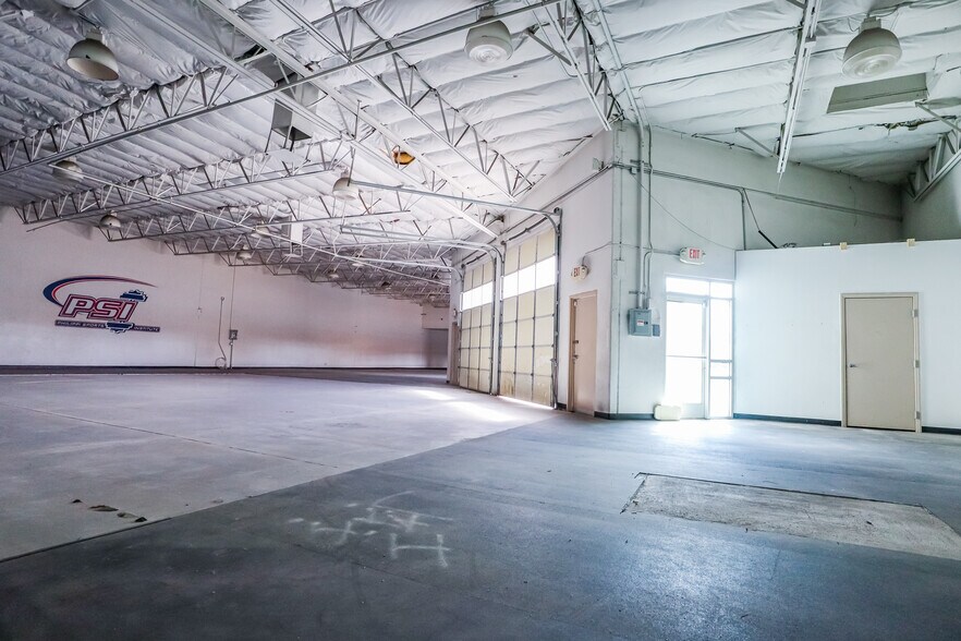 More Photos Of 6640 S Tenaya Way, Las Vegas Light Distribution For Lease