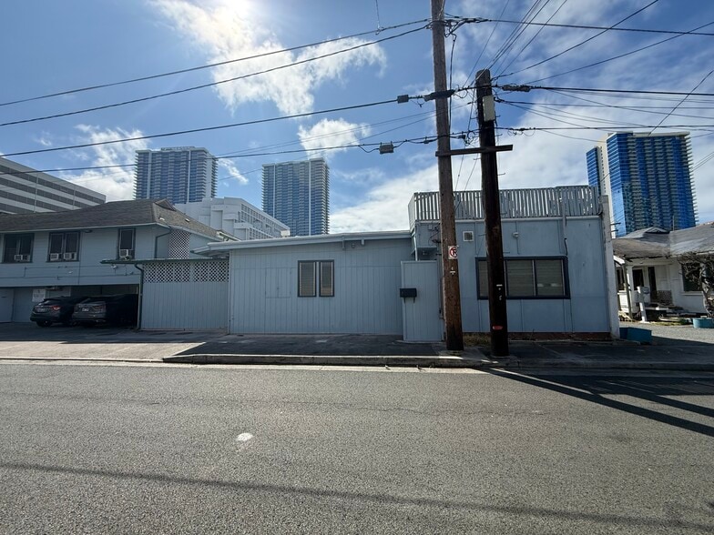 More Photos Of 1303 Rycroft St, Honolulu Restaurant For Sale