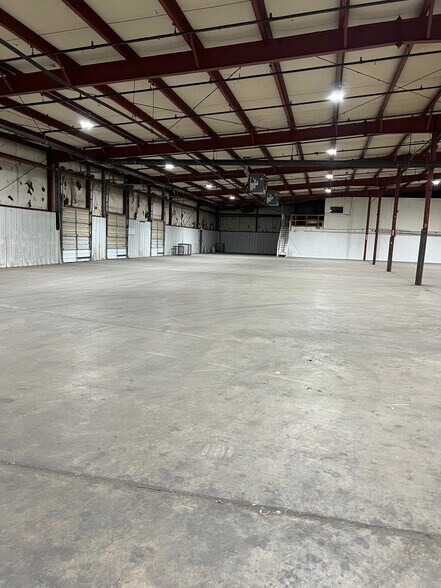 More Photos Of 6200 Melrose Ln, Oklahoma City Warehouse For Lease