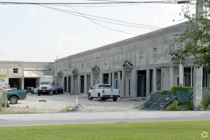 More Photos Of 10171 NW 58th St, Miami Light Distribution For Lease