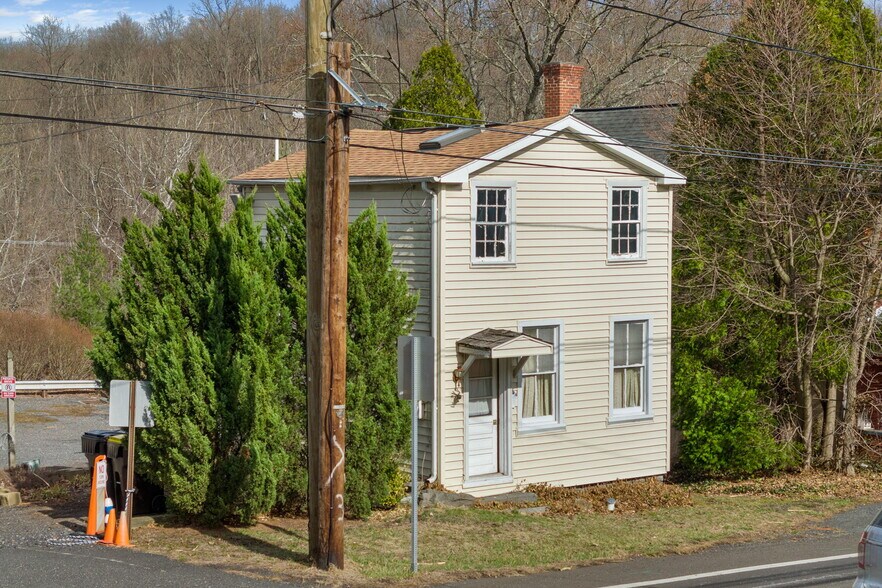 More Photos Of 3164 Main St, Green Lane Restaurant For Sale