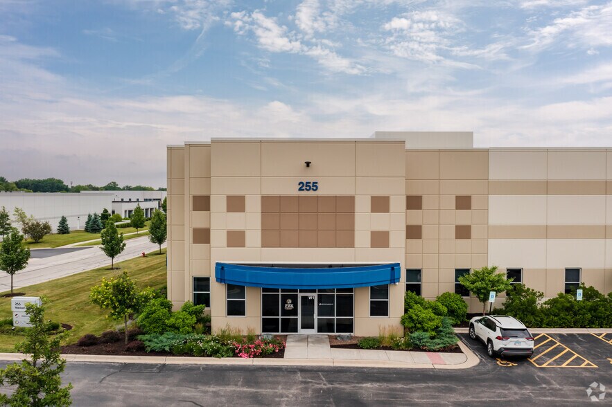More Photos Of 255 Madsen Dr, Bloomingdale Warehouse For Lease