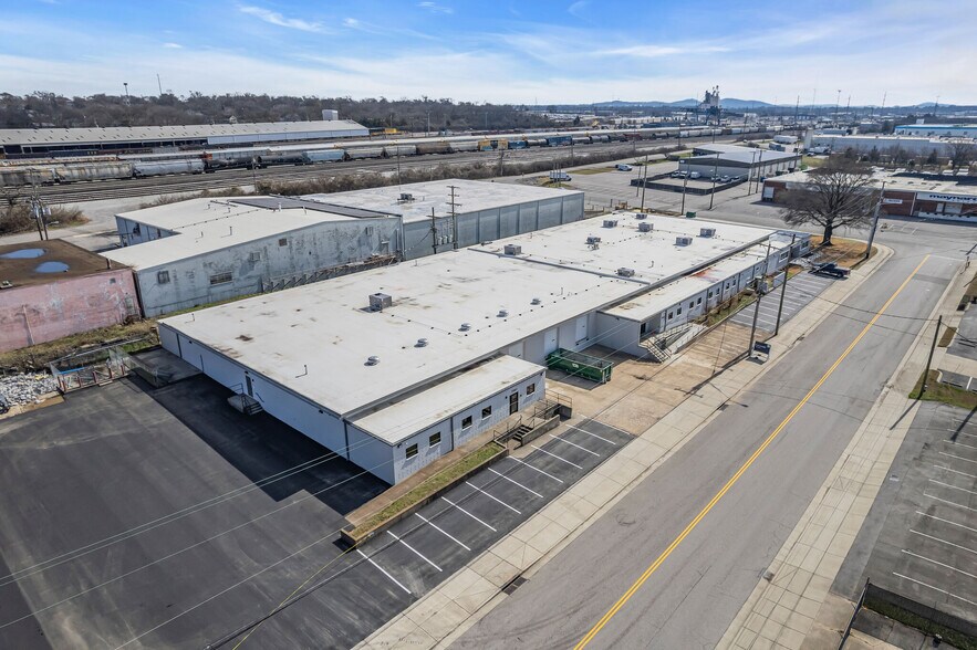 More Photos Of 2960 Foster Creighton, Nashville Distribution For Lease