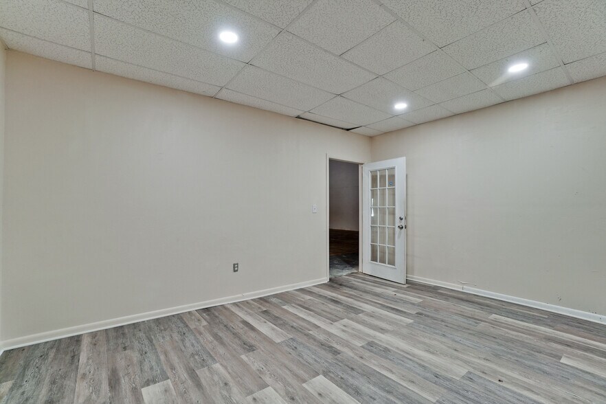 More Photos Of 722 17th St E, Palmetto Warehouse For Lease