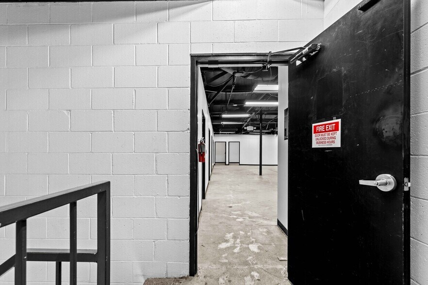 More Photos Of 9036 Winnetka Ave, Northridge Loft Creative Space For Lease