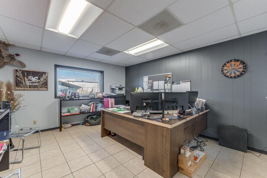 More Photos Of 2101 S ARKOLA Dr, Springdale Warehouse For Sale