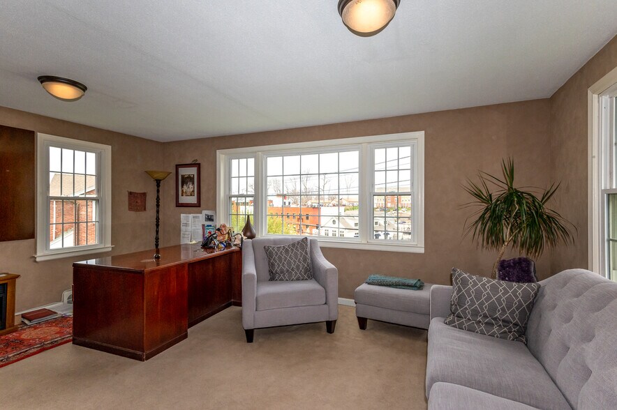 More Photos Of 381 Hubbard St, Glastonbury Loft Creative Space For Lease