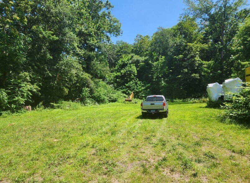 More Photos Of 537 Glastonbury Tpke, Portland Freestanding For Sale