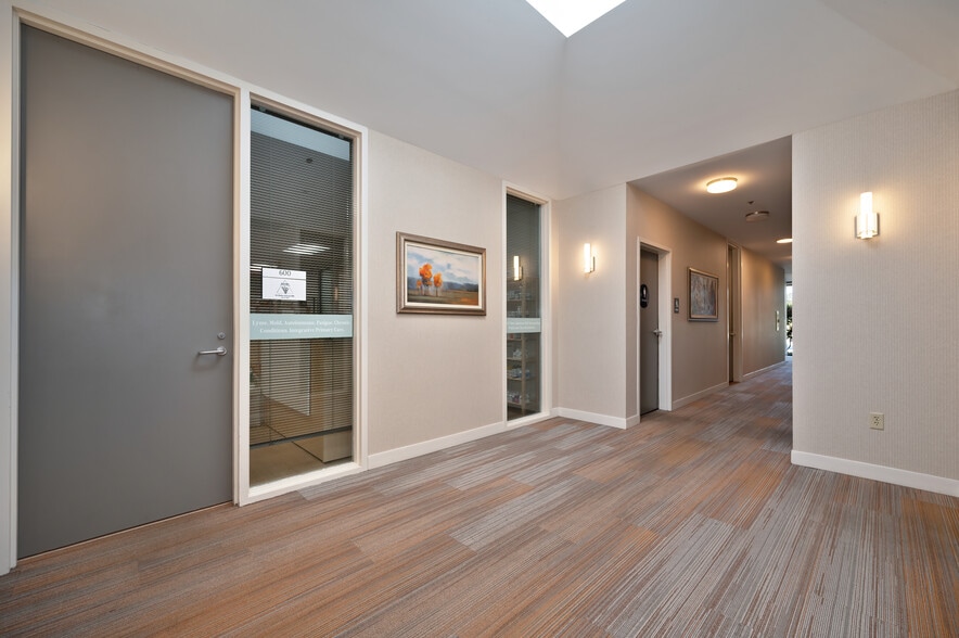 More Photos Of 8700 Auburn Folsom Rd, Granite Bay Office For Lease