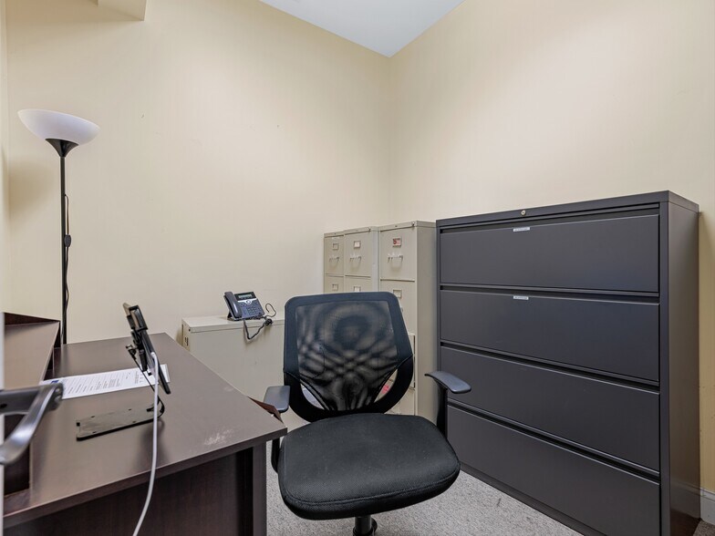 More Photos Of 120 Chadwick Square Ct, Hendersonville Medical For Lease