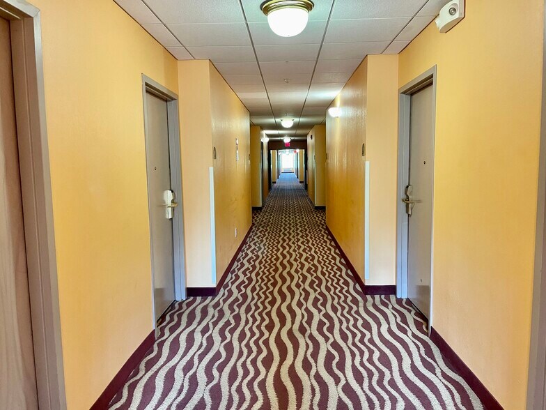 More Photos Of 1606 Central Ave, Albany Hotel For Sale