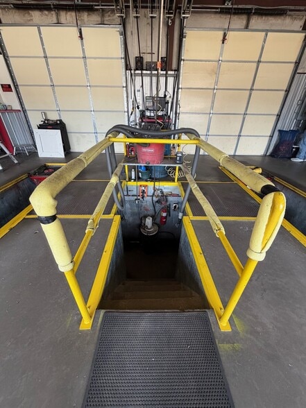 More Photos Of 627 S 32nd St, Muskogee Auto Repair For Sale