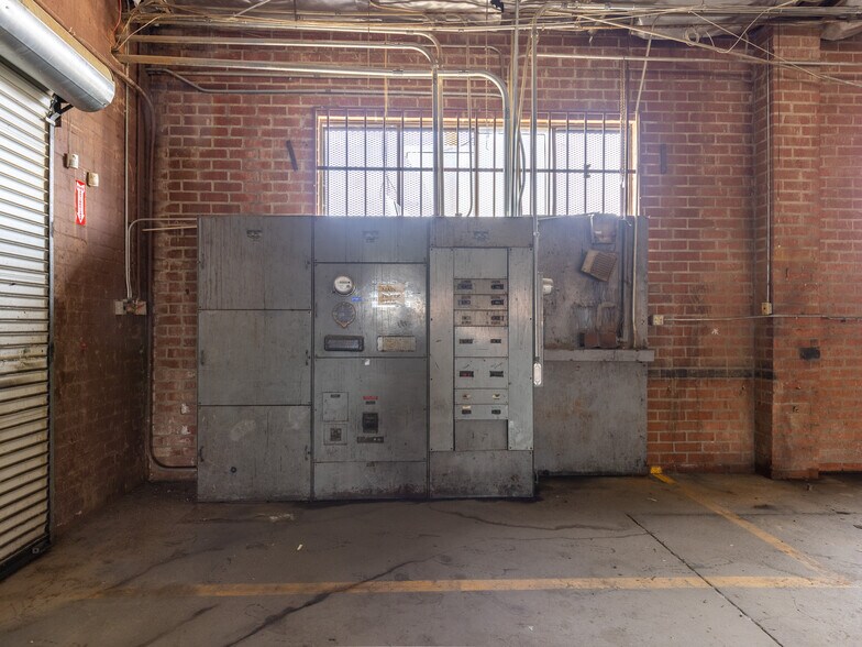 More Photos Of 1155 N McKinley Ave, Compton Warehouse For Sale