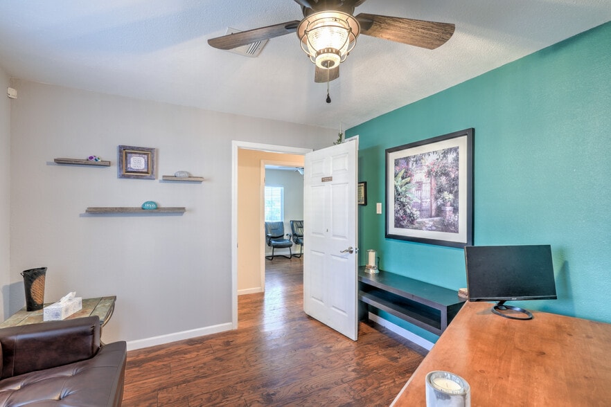 More Photos Of 211 W Atlantic Ave, Henderson Office For Sale