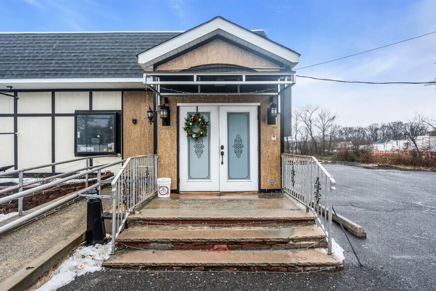 More Photos Of 392 Rt-34, Matawan Restaurant For Sale