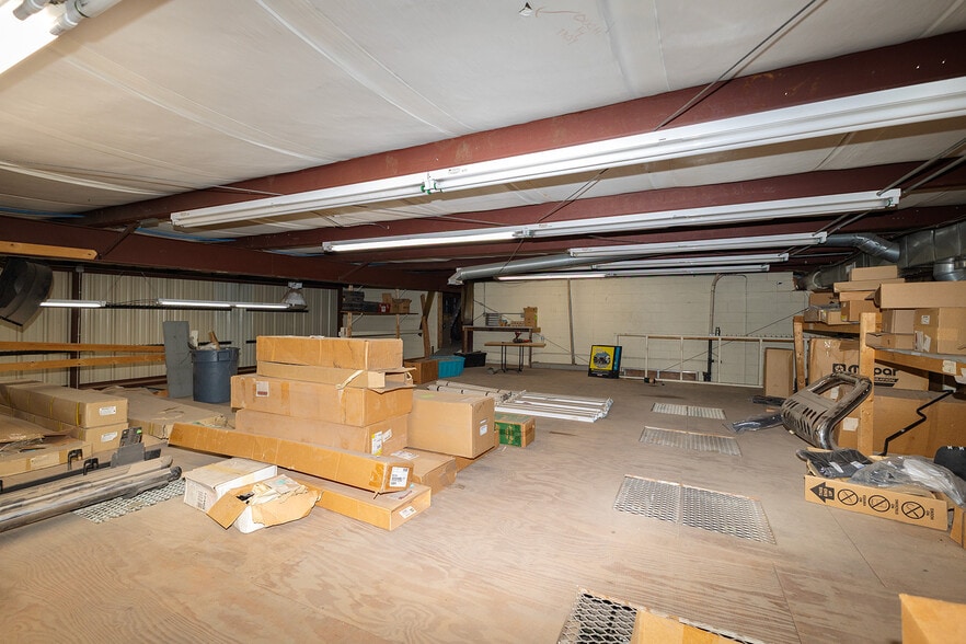 More Photos Of 890 N State Road 14, Harper Auto Dealership For Sale