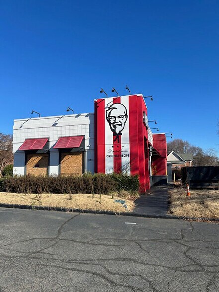 More Photos Of 321 E Woodlawn Rd, Charlotte Fast Food For Lease