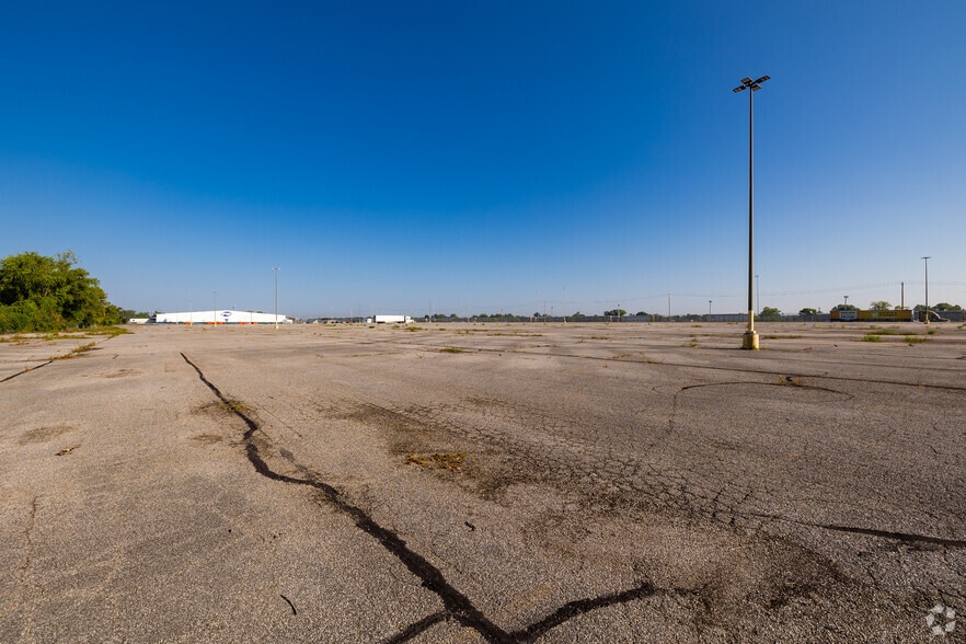 More Photos Of 4300 Church Rd, Centreville Land For Lease